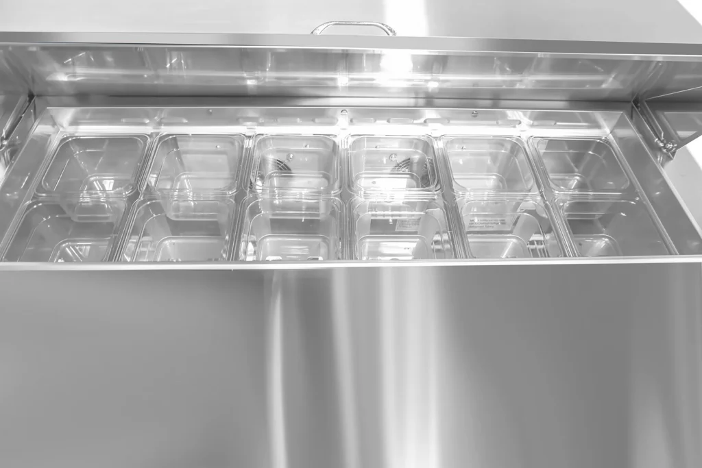 Genkraft Sandwich & Salad Prep Table – view 11